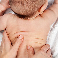 Bewegungsspiele und Babymassage